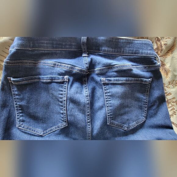 Torrid Sky High Skinny distressed jeans - Picture 6 of 14